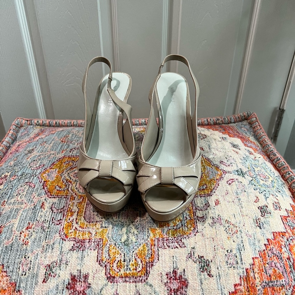 Nine West Tortora Nude Slingback Peep Toe Pumps sz 9.5